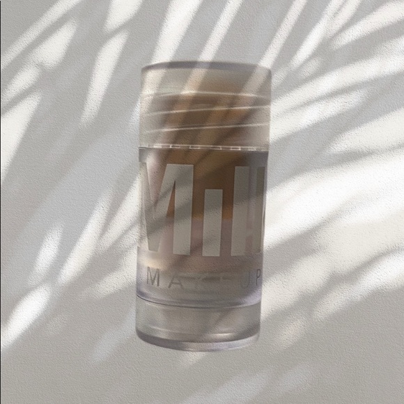 Blur Stick Milk Makeup - Picture 3 of 4